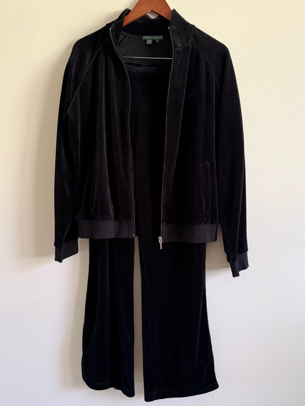 Lauren Ralph Lauren Velour Tracksuit Set Black Large Jacket Pants. Two piece set